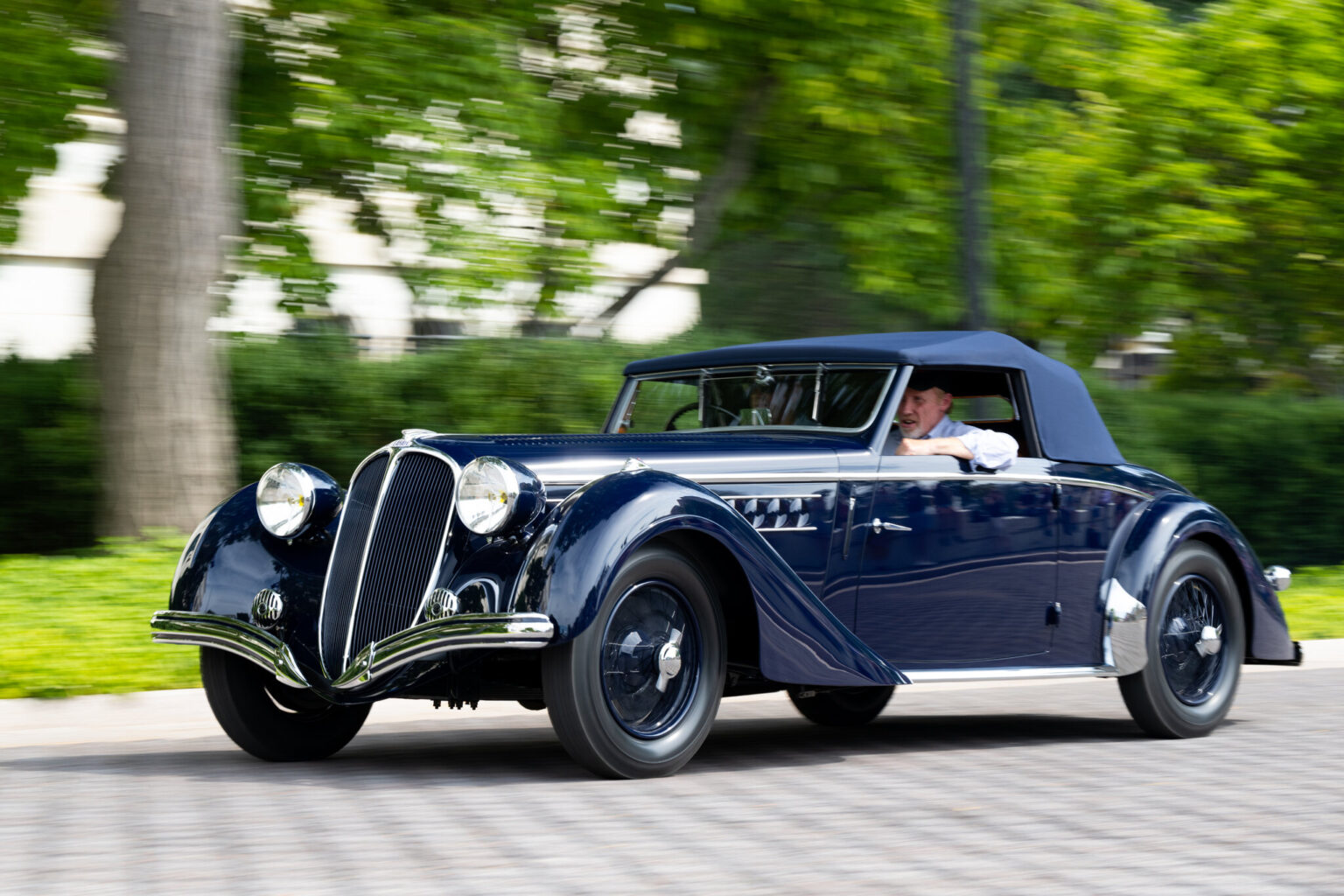 Navigating the World of Classic Car Parts Suppliers Etimos